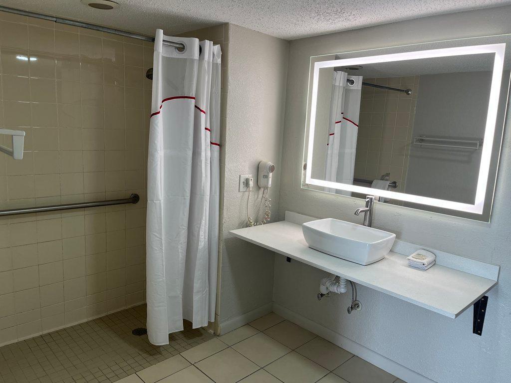 Red Roof Inn & Suites Monroe, Nc Екстериор снимка