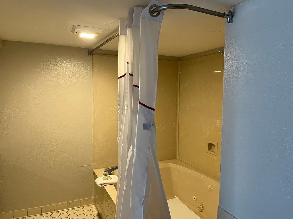 Red Roof Inn & Suites Monroe, Nc Екстериор снимка