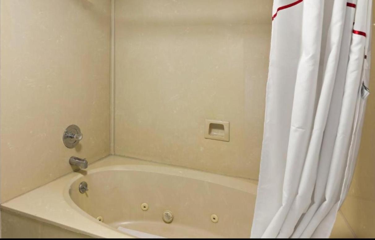 Red Roof Inn & Suites Monroe, Nc Екстериор снимка