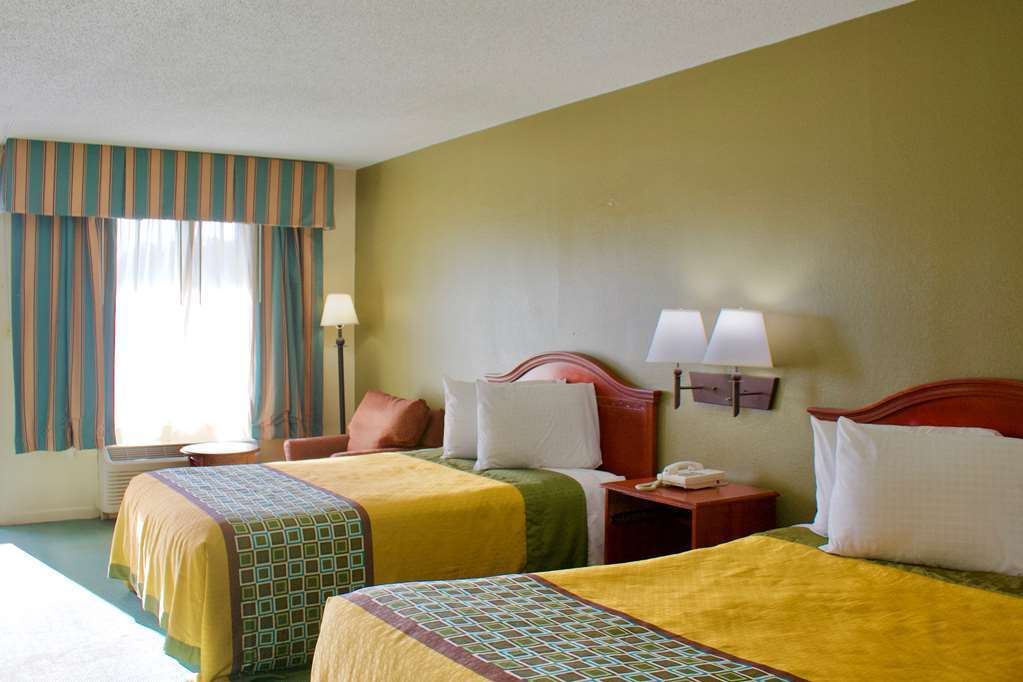 Red Roof Inn & Suites Monroe, Nc Стая снимка